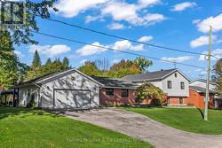 Side split home on double lot-134 ft x 165 ft - 