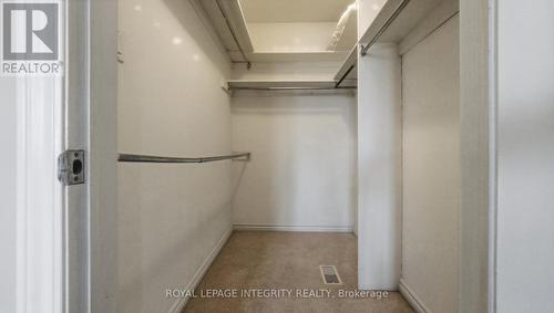 Walking Closet  primary bedroom - 1055 Plante Drive, Ottawa, ON - Indoor