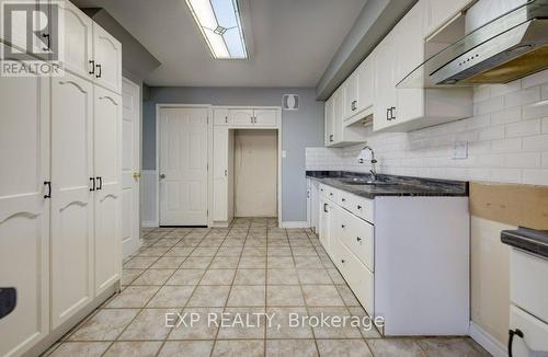 54 Nicklaus Drive, Hamilton (Vincent), ON - Indoor Photo Showing Kitchen