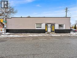 1496 DROUILLARD  Windsor, ON N8Y 2R9