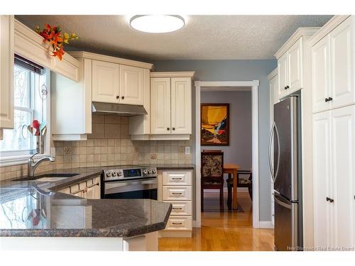 20 Gloucester Cres, Fredericton, NB 