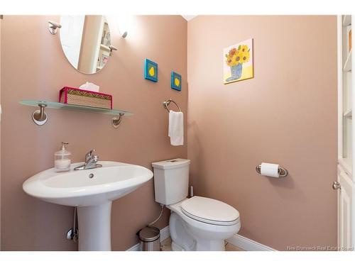 20 Gloucester Cres, Fredericton, NB 