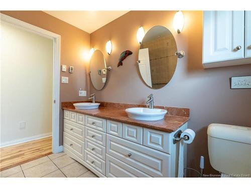 20 Gloucester Cres, Fredericton, NB 