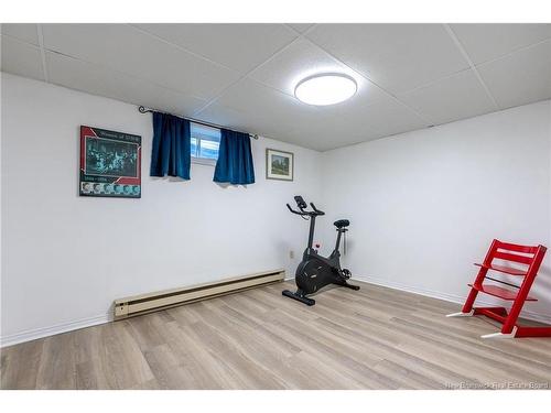 20 Gloucester Cres, Fredericton, NB 