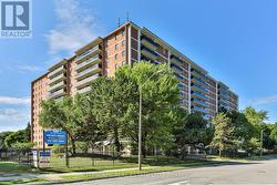 104 - 105 ROWENA DRIVE  Toronto, ON M3A 1R3