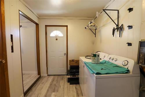71 #7 Highway S, Teulon, MB - Indoor Photo Showing Laundry Room