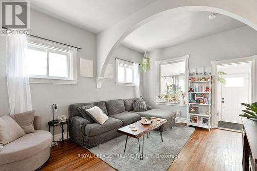 80 Edward Street, St. Thomas, ON - Indoor Photo Showing Living Room