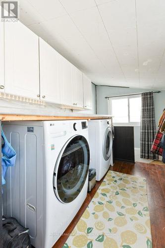 80 Edward Street, St. Thomas, ON - Indoor Photo Showing Laundry Room