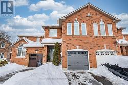 31 BERKINDALE COURT  Brampton, ON L6Y 5G1