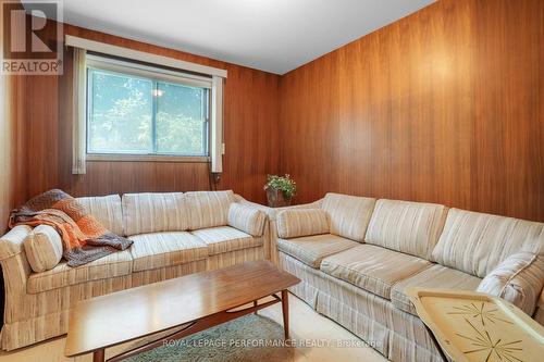 2194 Haig Drive, Ottawa, ON - Indoor Photo Showing Living Room