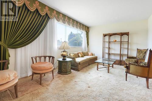 2194 Haig Drive, Ottawa, ON - Indoor Photo Showing Living Room