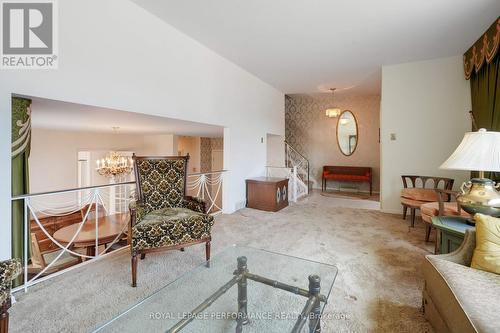 2194 Haig Drive, Ottawa, ON - Indoor Photo Showing Living Room