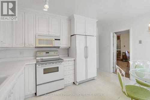2194 Haig Drive, Ottawa, ON - Indoor Photo Showing Kitchen