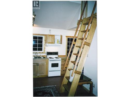 5525 Ducksway Road, Winlaw, BC - Indoor Photo Showing Kitchen With Double Sink