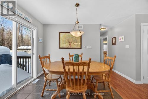 39 St. Laurent Boulevard, Tiny, ON - Indoor Photo Showing Dining Room