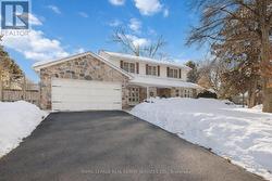 2 CHERRY POST CRESCENT  Toronto, ON M9C 2K1