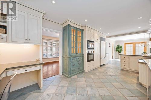 2 Cherry Post Crescent, Toronto, ON - Indoor Photo Showing Kitchen