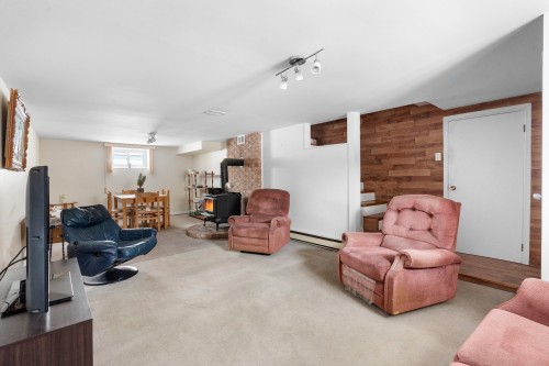 Salle familiale - 80 Rue Théophile-Hallé, Lévis (Les Chutes-De-La-Chaudière-Est), QC - Indoor