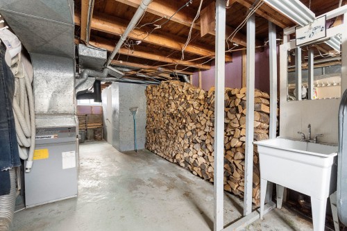 Atelier - 80 Rue Théophile-Hallé, Lévis (Les Chutes-De-La-Chaudière-Est), QC - Indoor Photo Showing Basement