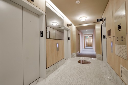 Elevator - Ph2605-2060 Rue Peel, Montréal (Ville-Marie), QC - Indoor Photo Showing Other Room