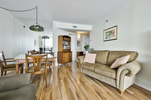 Dining Room - 307-520 Place Juge-Desnoyers, Laval (Pont-Viau), QC - Indoor Photo Showing Living Room