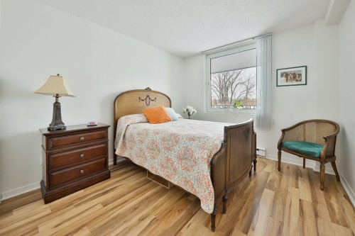Bedroom - 307-520 Place Juge-Desnoyers, Laval (Pont-Viau), QC - Indoor Photo Showing Bedroom