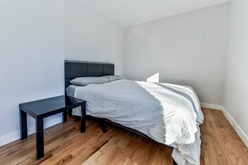 Chambre à coucher - 525 Rue Laurier, Saint-Jean-Sur-Richelieu, QC - Indoor Photo Showing Bedroom