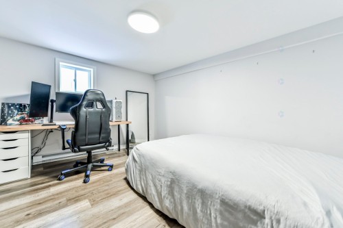 Chambre à coucher - 525 Rue Laurier, Saint-Jean-Sur-Richelieu, QC - Indoor Photo Showing Bedroom