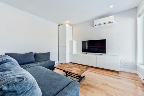 Salon - 525 Rue Laurier, Saint-Jean-Sur-Richelieu, QC - Indoor Photo Showing Living Room