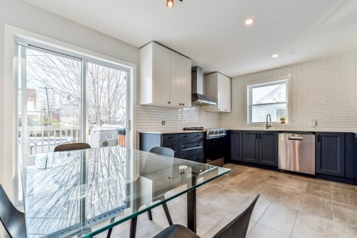 Salle à manger - 525 Rue Laurier, Saint-Jean-Sur-Richelieu, QC - Indoor Photo Showing Kitchen With Upgraded Kitchen