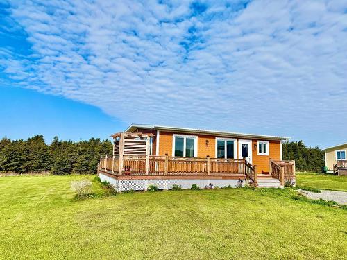 142 Ch. Marcoux  Les Îles-De-La-Madeleine, QC G4T 3T3