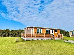 142 Ch. Marcoux  Les Îles-De-La-Madeleine, QC G4T 3T3