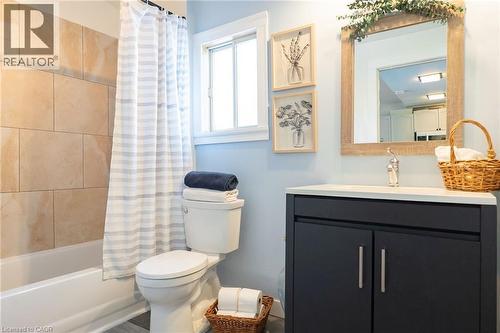 717 Knox Avenue, Hamilton, ON - Indoor Photo Showing Bathroom