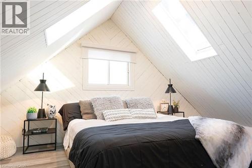 717 Knox Avenue, Hamilton, ON - Indoor Photo Showing Bedroom