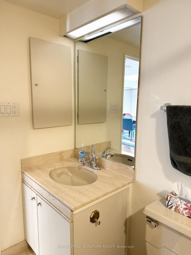 1609-65 Harbour Square, Toronto, ON - Indoor Photo Showing Bathroom