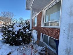 3985 Rue Frémont  Laval (Chomedey), QC H7T 1T6