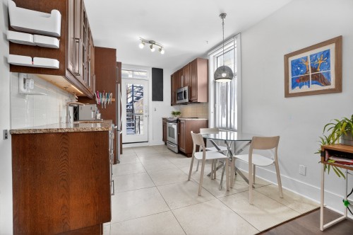 Cuisine - 4784 Rue Parthenais, Montréal (Le Plateau-Mont-Royal), QC - Indoor Photo Showing Other Room