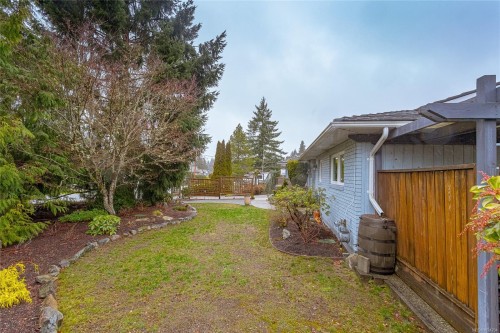 594 Aspen Ave, Qualicum Beach, BC 