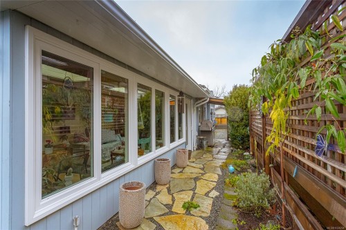 594 Aspen Ave, Qualicum Beach, BC 