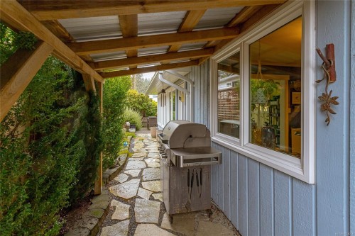 594 Aspen Ave, Qualicum Beach, BC 