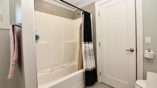 1480 Inkar Road, Kelowna, BC - Indoor Photo Showing Bathroom