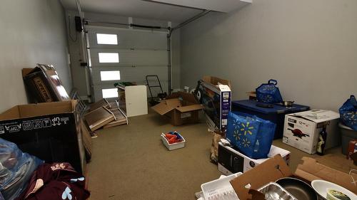 1480 Inkar Road, Kelowna, BC - Indoor Photo Showing Garage