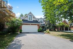 12 ARBOUR GLEN DRIVE  St. Catharines (Grapeview), ON L2W 1B1
