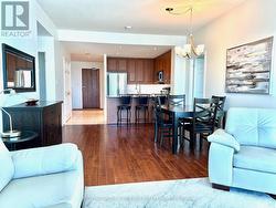 Beautiful flooring in DR/LR combo - 