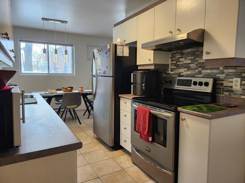 Cuisine - 102-2355 Rue Henri-Cyr, Longueuil (Saint-Hubert), QC - Indoor Photo Showing Kitchen