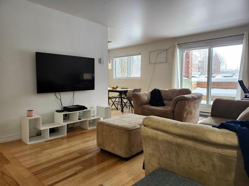 Salon - 102-2355 Rue Henri-Cyr, Longueuil (Saint-Hubert), QC - Indoor Photo Showing Living Room