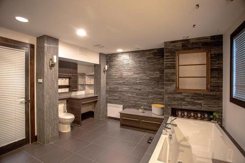 Salle de bains - 913 Rue Guy, Saint-Jérôme, QC - Indoor Photo Showing Bathroom