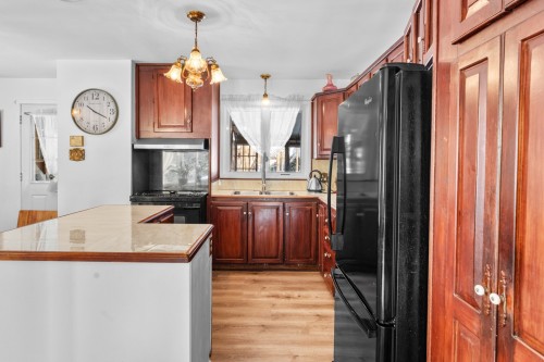 Kitchen - 3708 Lakeshore Drive, Rawdon, QC - Indoor Photo Showing Other Room