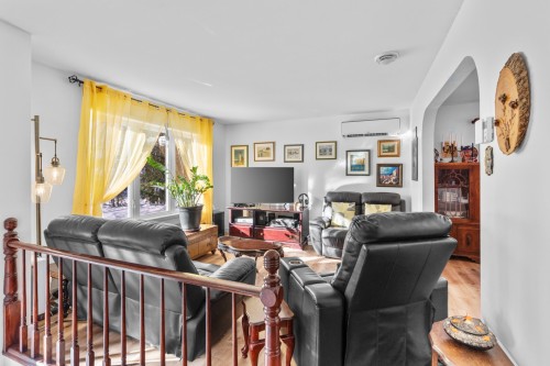 Living Room - 3708 Lakeshore Drive, Rawdon, QC - Indoor Photo Showing Living Room