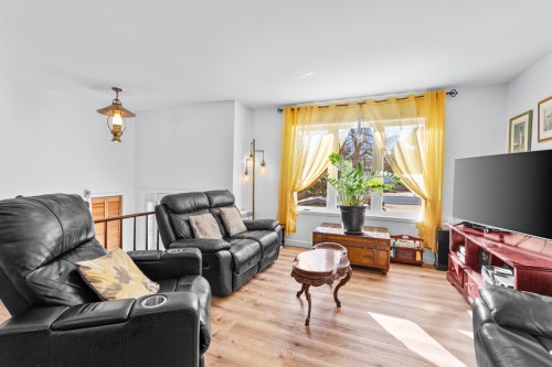 Living Room - 3708 Lakeshore Drive, Rawdon, QC - Indoor Photo Showing Living Room